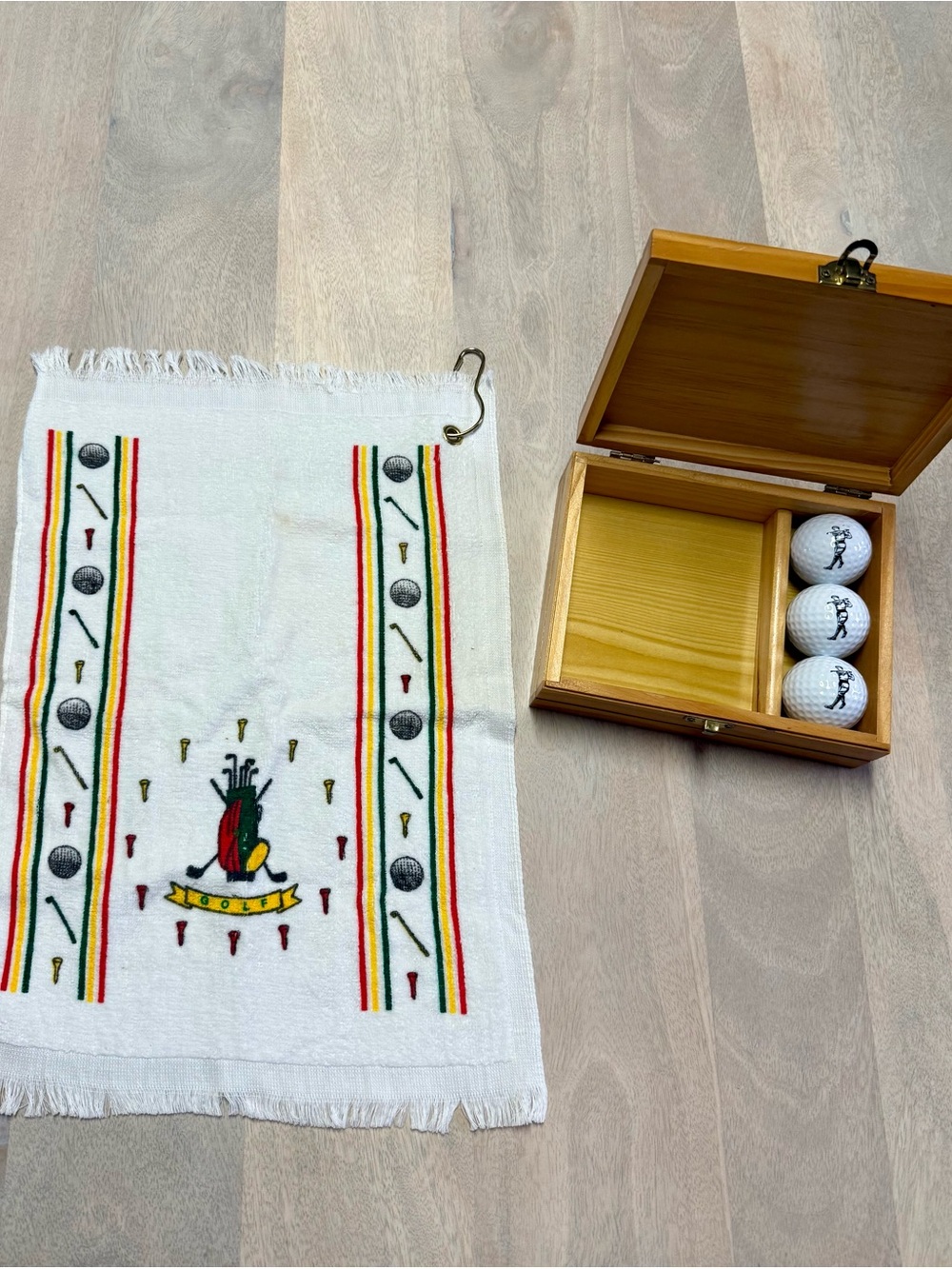 Vintage Golf Ball & Towel Gift Set in Engraved Wooden Box